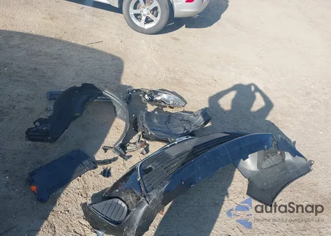 2015 Toyota Yaris Le z USA, uszkodzony, nr VIN VNKJTUD3XFA055511